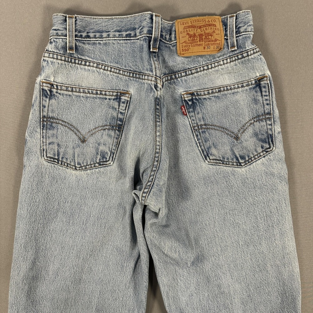 Levi's 550 Jeans Mens 30x30 Light Wash Blue Relaxed Fit Tapered Distressed - Picture 9 of 10